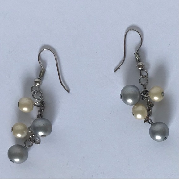 Artisan French Hook Metal Chain Randomly Suspended Silver Pearl Dangle Earrings - Picture 2 of 4